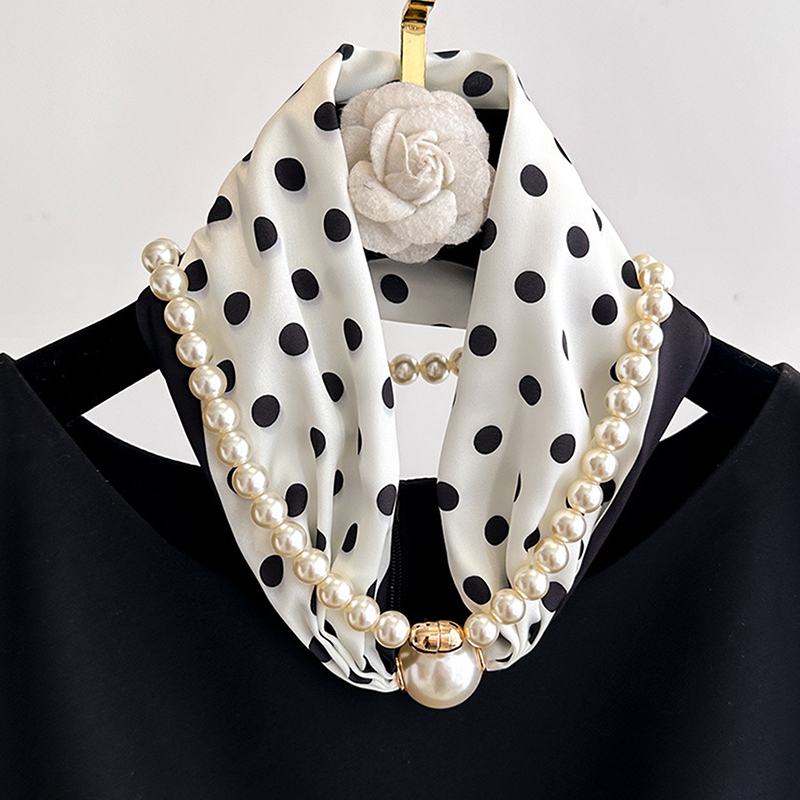 Атласный шейный платок с жемчу – обзор и цена Pearl Trim Chain